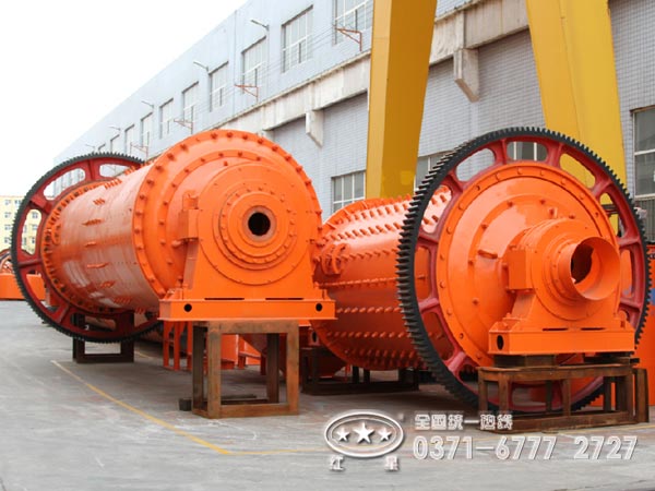 不同型號的球磨機(jī)