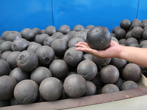 球磨機(jī)生產(chǎn)車間