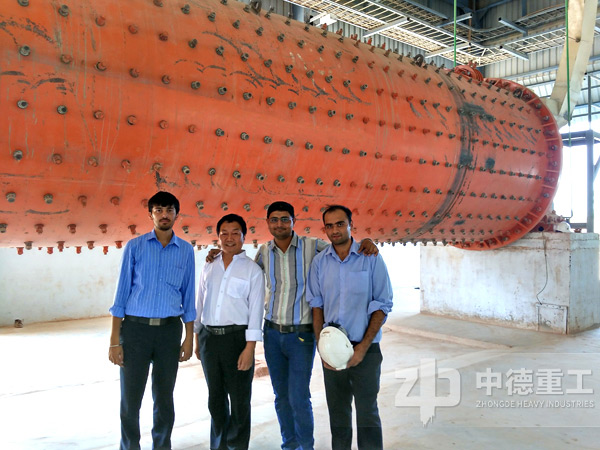 工程師與客戶合影 工程師與客戶合影