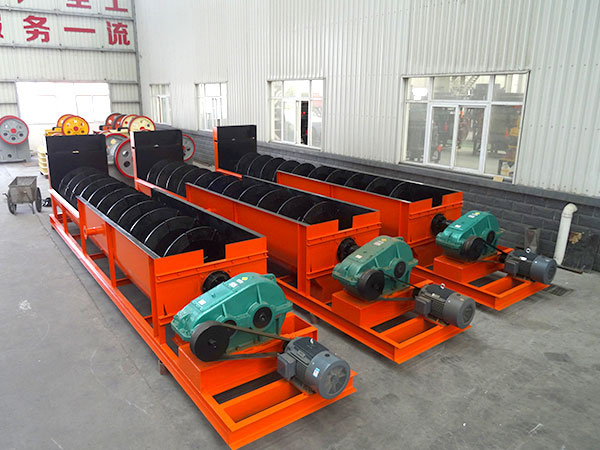 客戶訂購的螺旋分級機(jī)