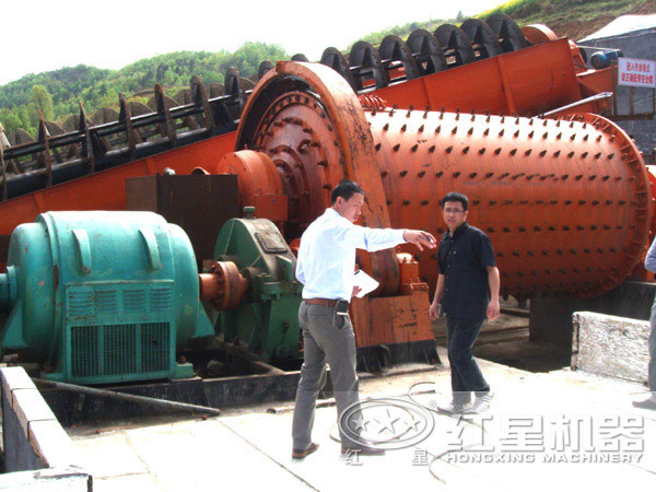 球磨機正在接受維護