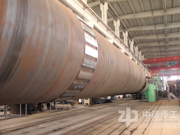 大型球磨機生產(chǎn)加工中心