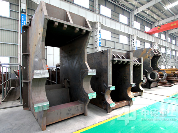 顎式破碎機(jī)零部件