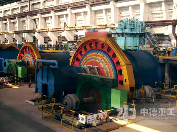 中型球磨機(jī)生產(chǎn)現(xiàn)場(chǎng)