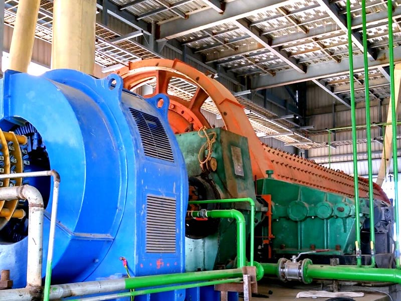 球磨機(jī)工作現(xiàn)場