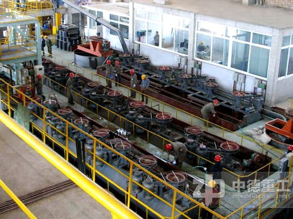 當(dāng)時(shí)金礦廠改造項(xiàng)目的現(xiàn)場(chǎng)，兩年前攝