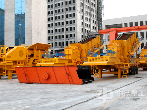 石灰石移動式破碎機(jī)不同型號具有不同的性能