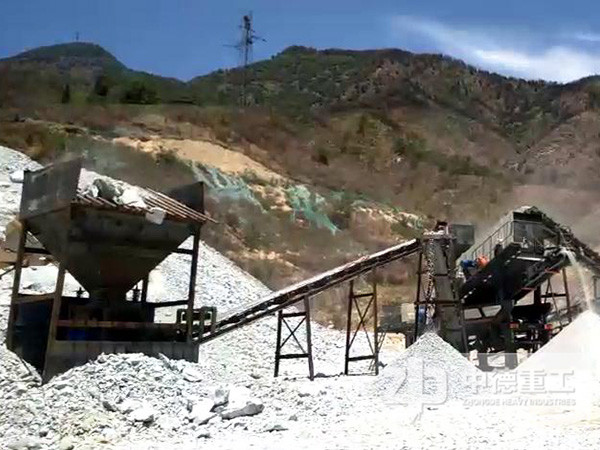 毛石移動破碎生產(chǎn)現(xiàn)場