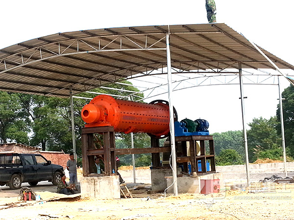 石英砂棒磨機是目前中小型石英砂場最為歡迎的設(shè)備