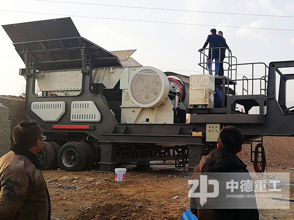 鵝卵石移動(dòng)碎石機(jī)+顎式破碎機(jī)組合