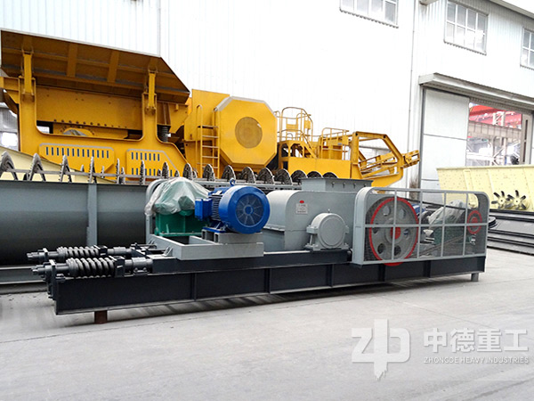 鵝卵石移動(dòng)碎石機(jī)+對(duì)輥式破碎機(jī)組合