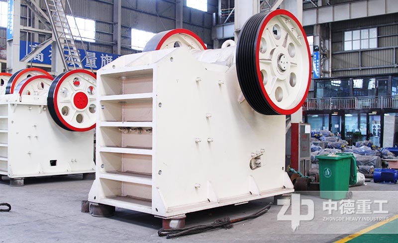 顎式破碎機(jī)生產(chǎn)車間