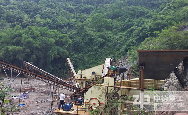 中德錘式破碎機(jī)生產(chǎn)線現(xiàn)場(chǎng)